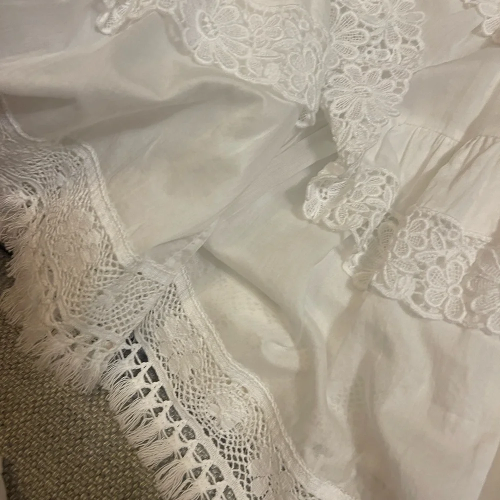 Dolce & Gabbana Elegant White Dress - Picture 6 of 6